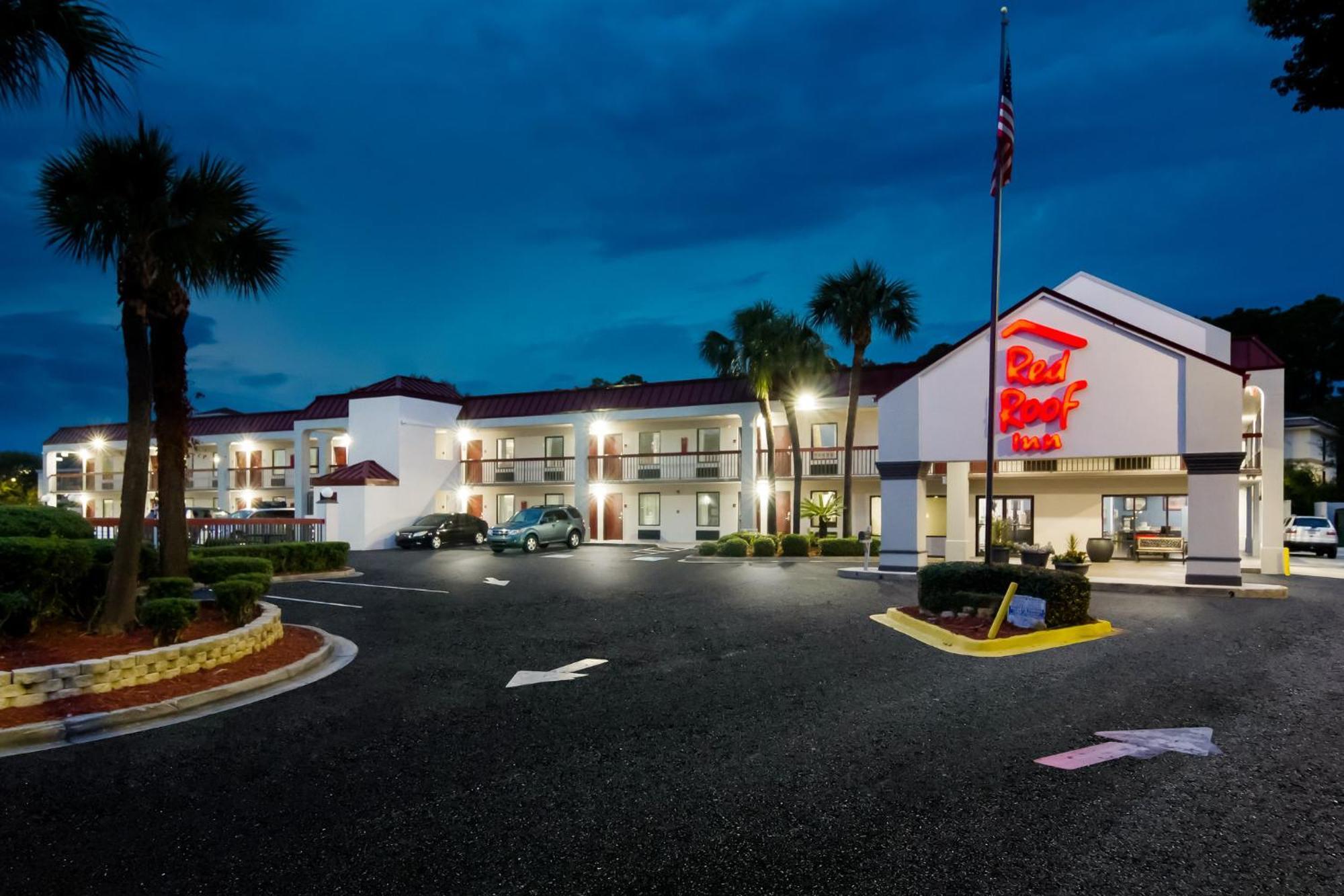 Red Roof Hotel