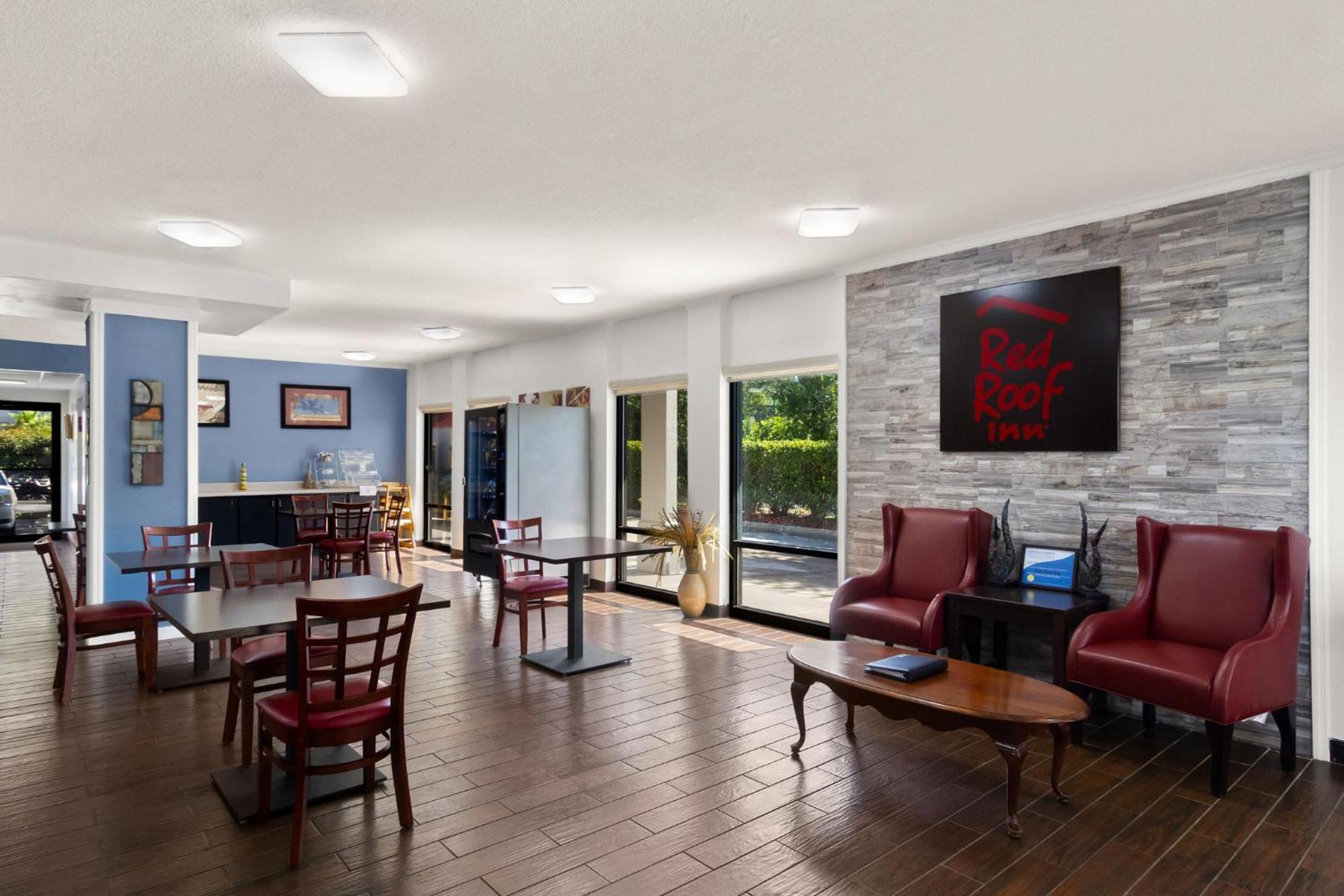 Hotel Red Roof 3*
